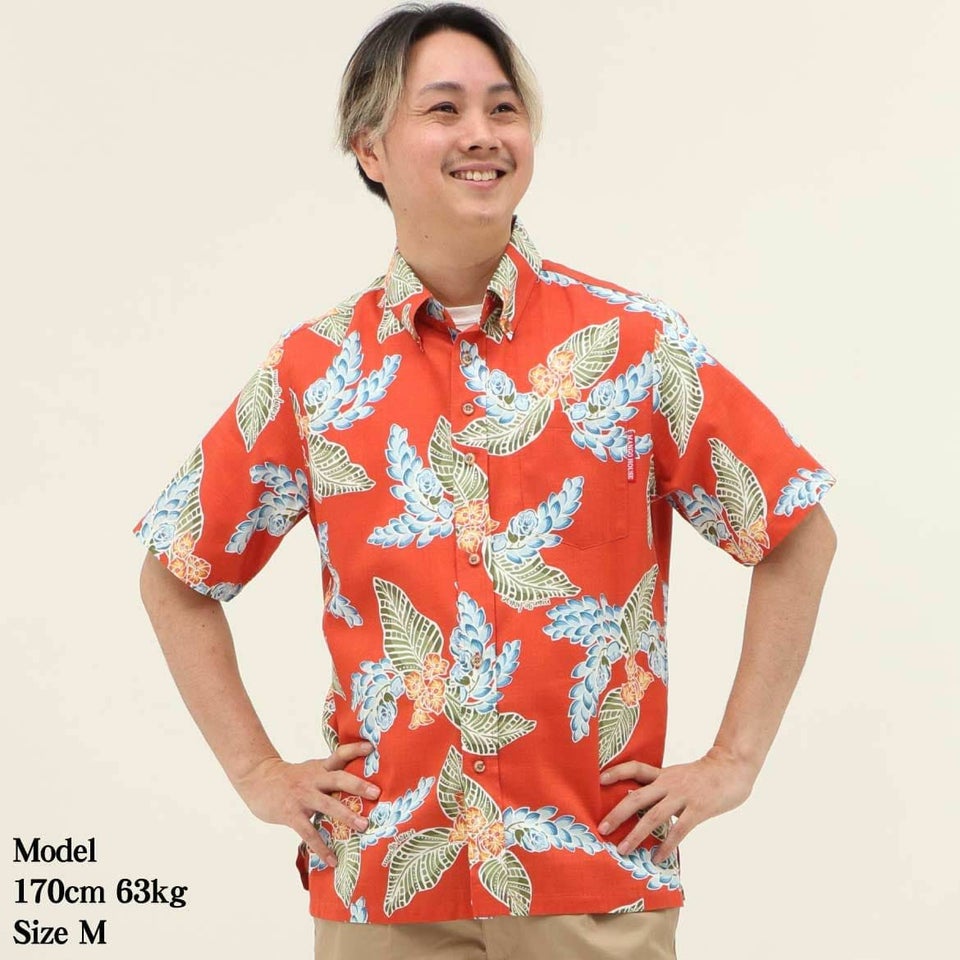 かりゆしウェア　モデル着用