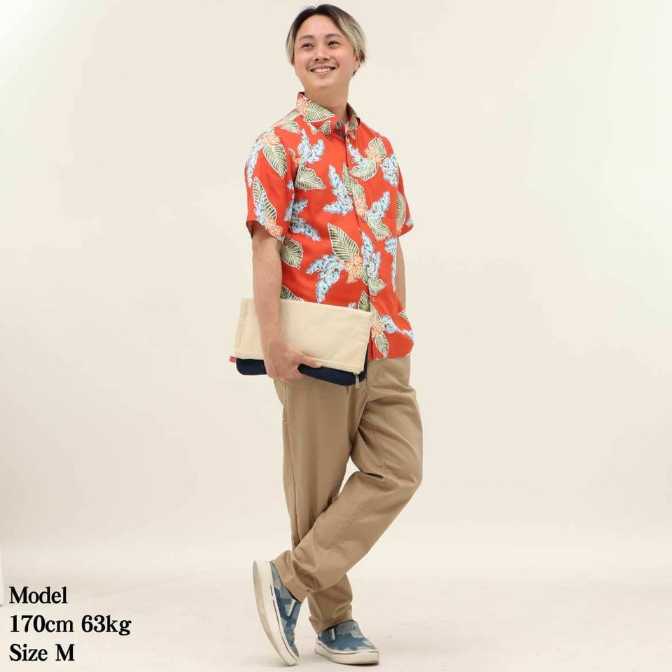 かりゆしウェア　モデル着用