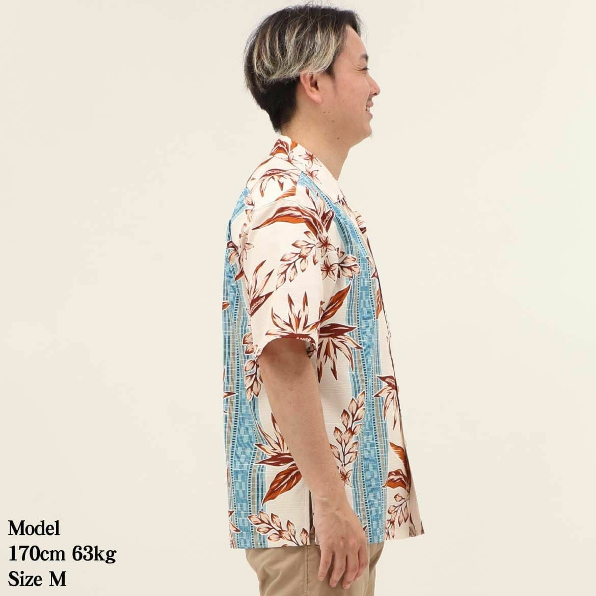 かりゆしウェア　モデル着用