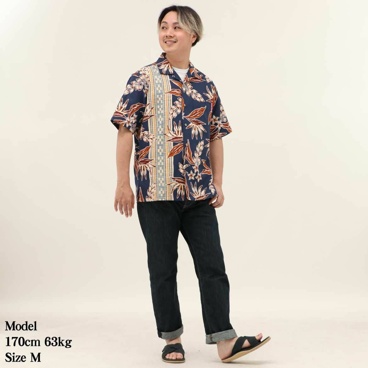 かりゆしウェア　モデル着用