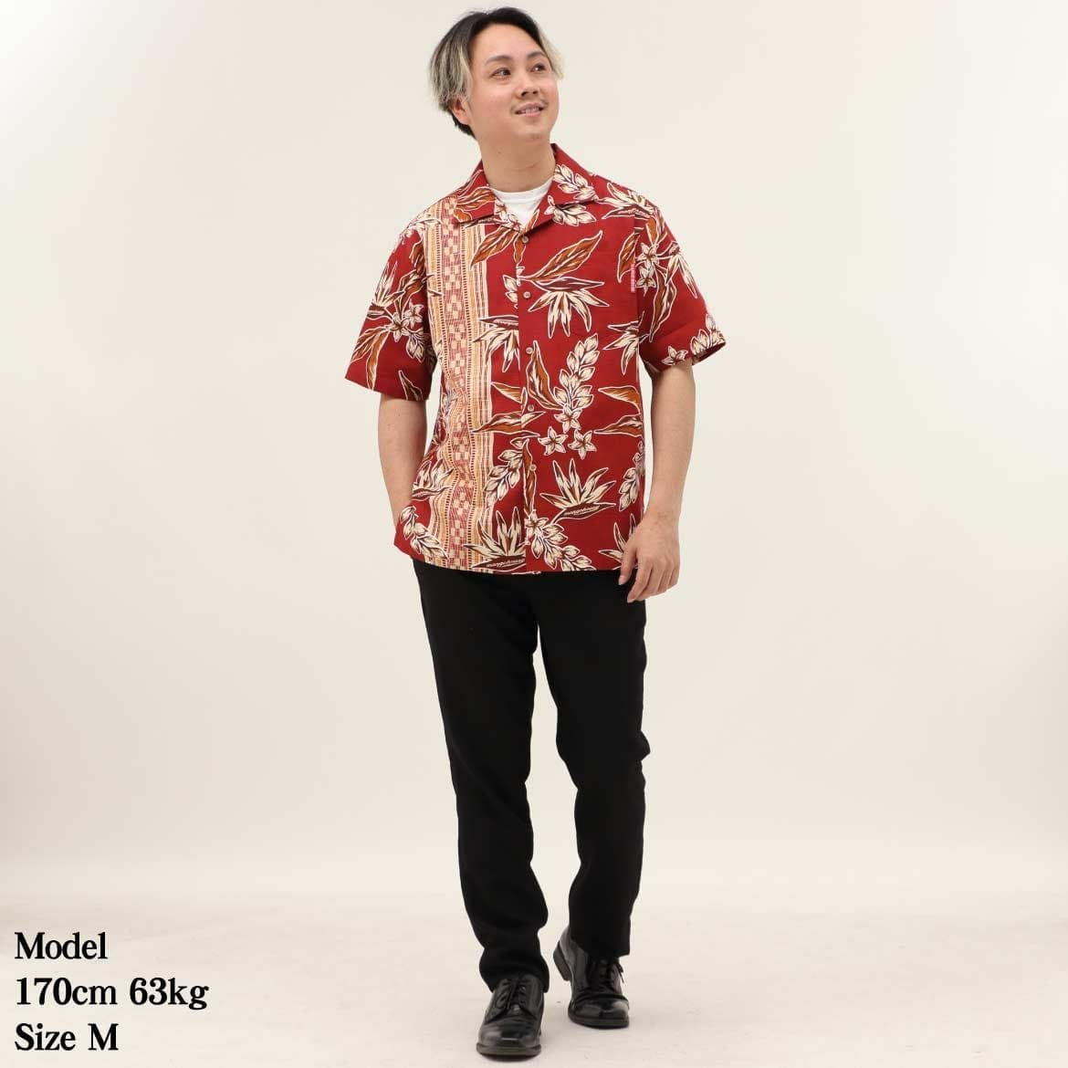 かりゆしウェア　モデル着用