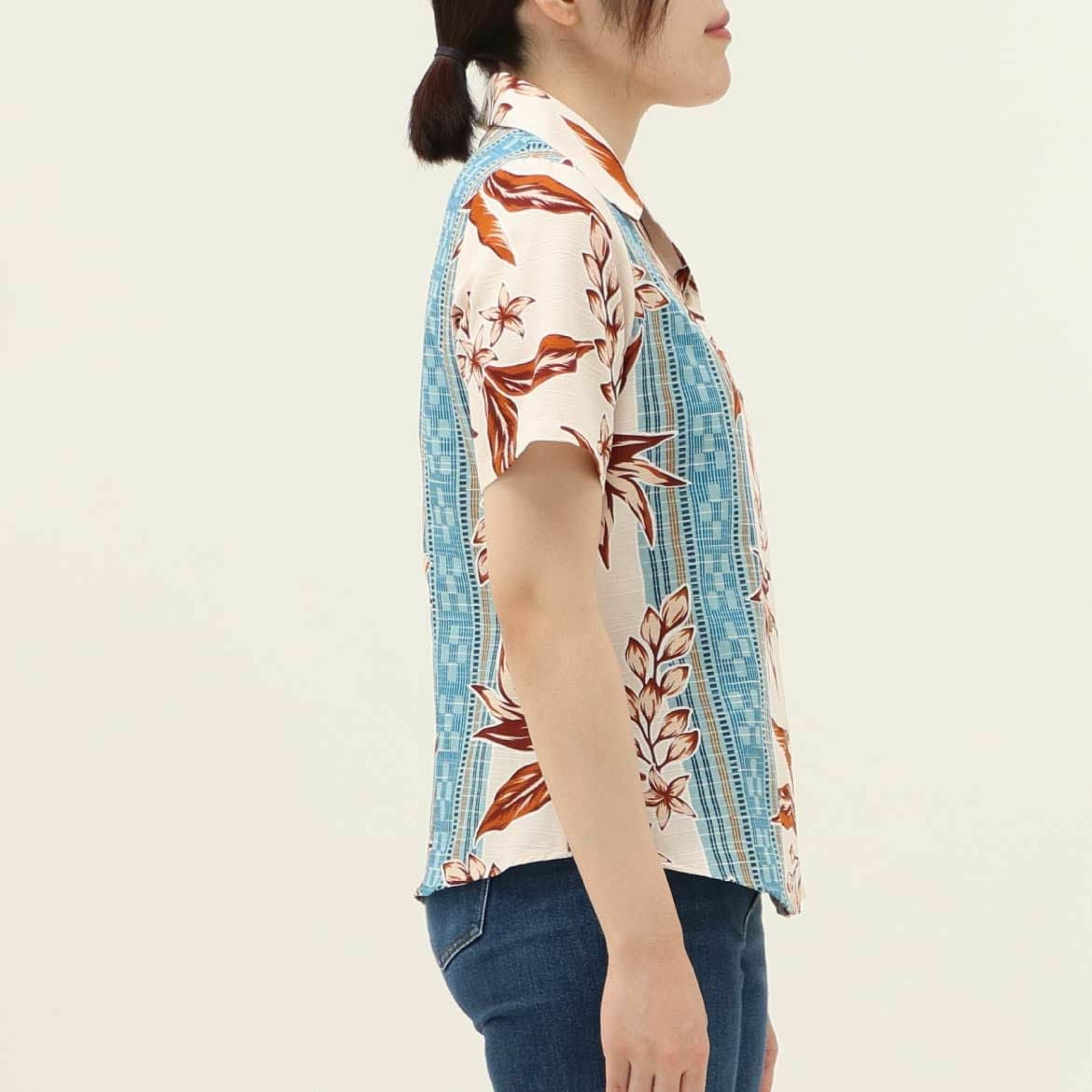 かりゆしウェア　モデル着用画像