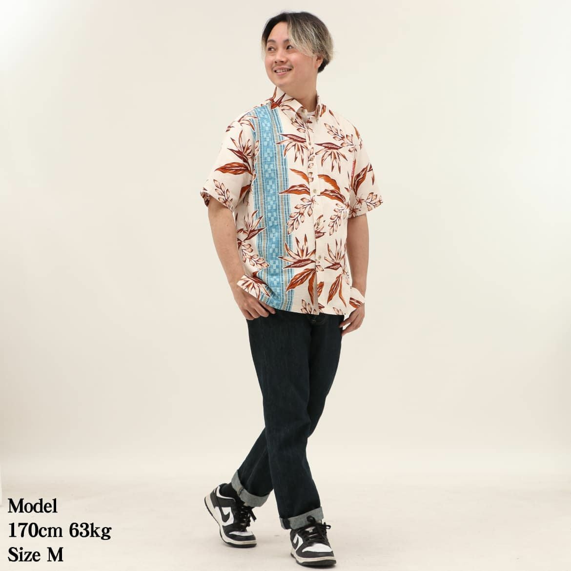 かりゆしウェア　モデル着用