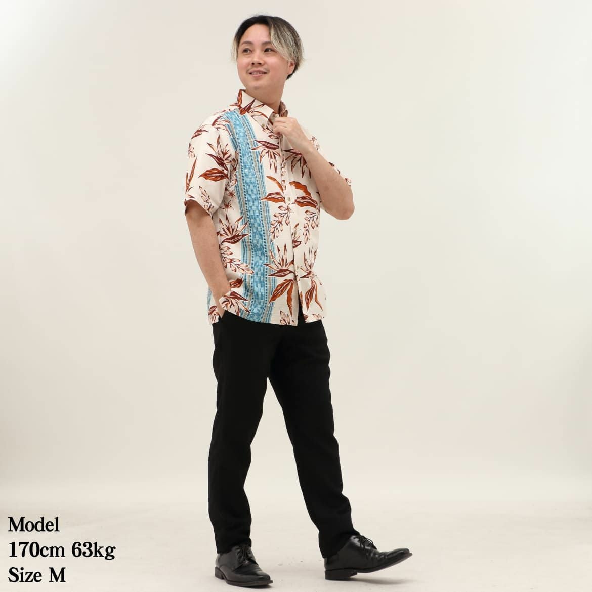 かりゆしウェア　モデル着用