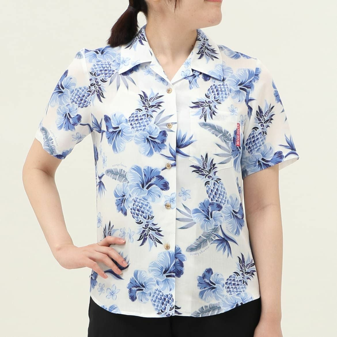 かりゆしウェア　モデル着用画像