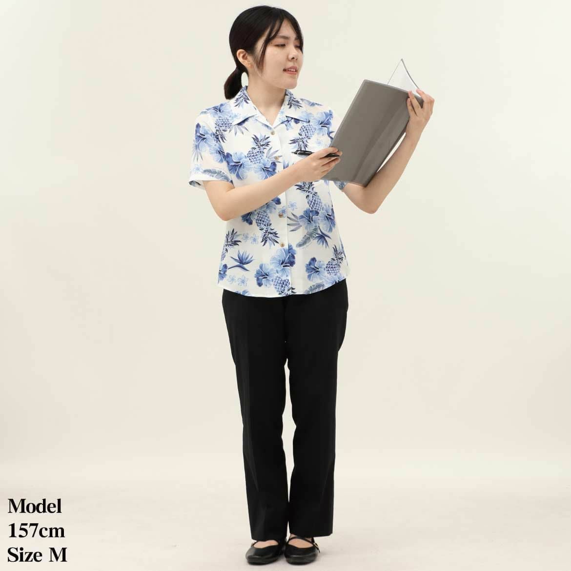 かりゆしウェア　モデル着用画像