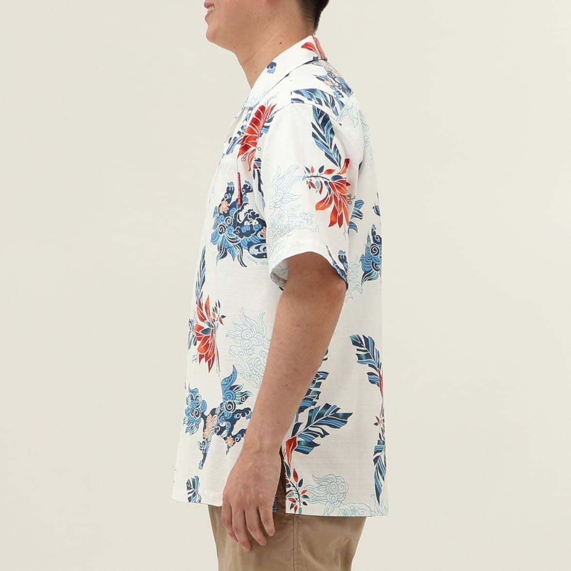 かりゆしウェア　モデル着用画像