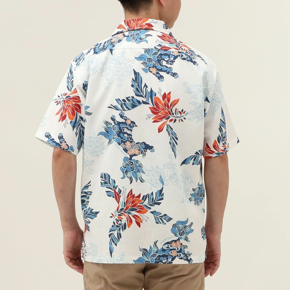 かりゆしウェア　モデル着用画像