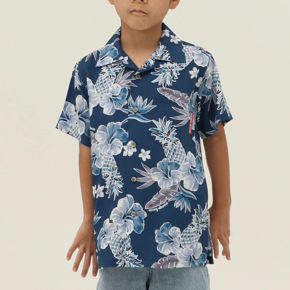 かりゆしウェア　モデル着用画像