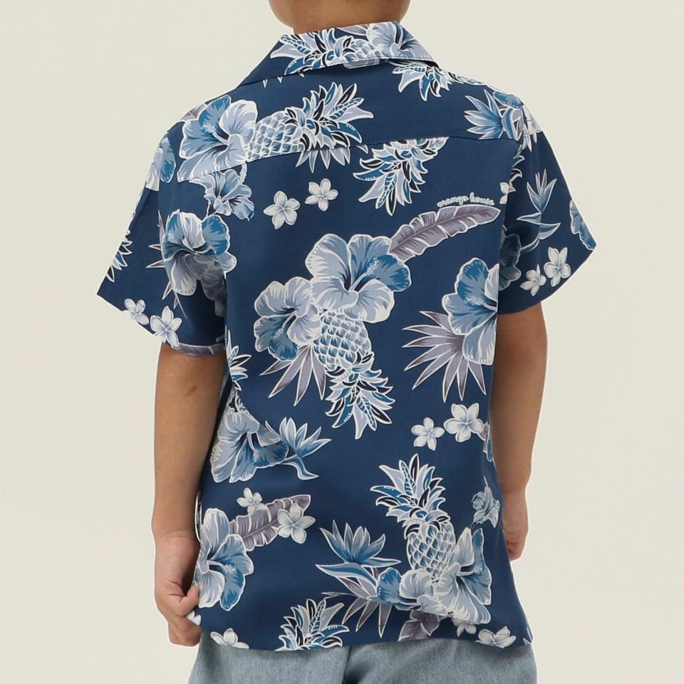 かりゆしウェア　モデル着用画像