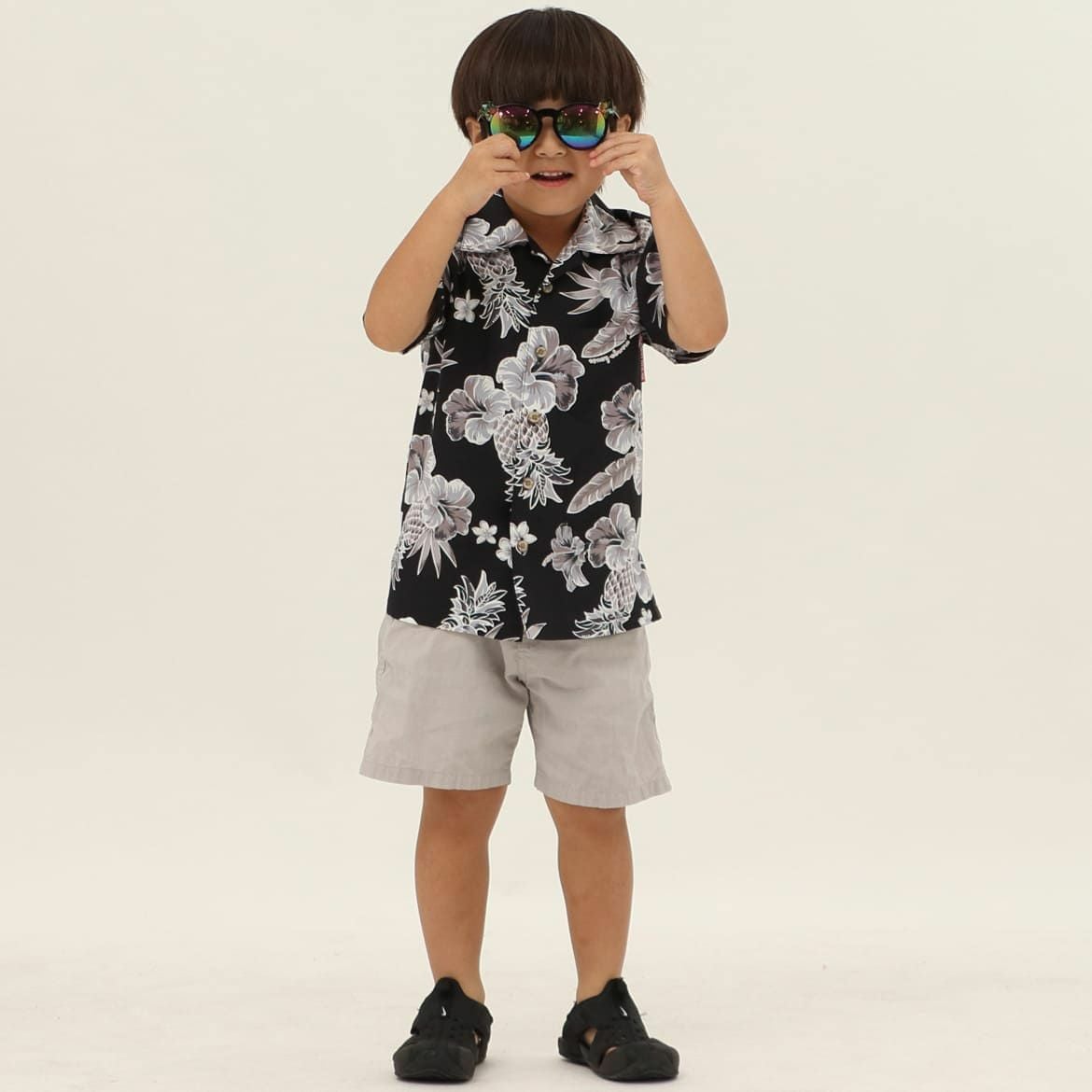 かりゆしウェア　モデル着用画像