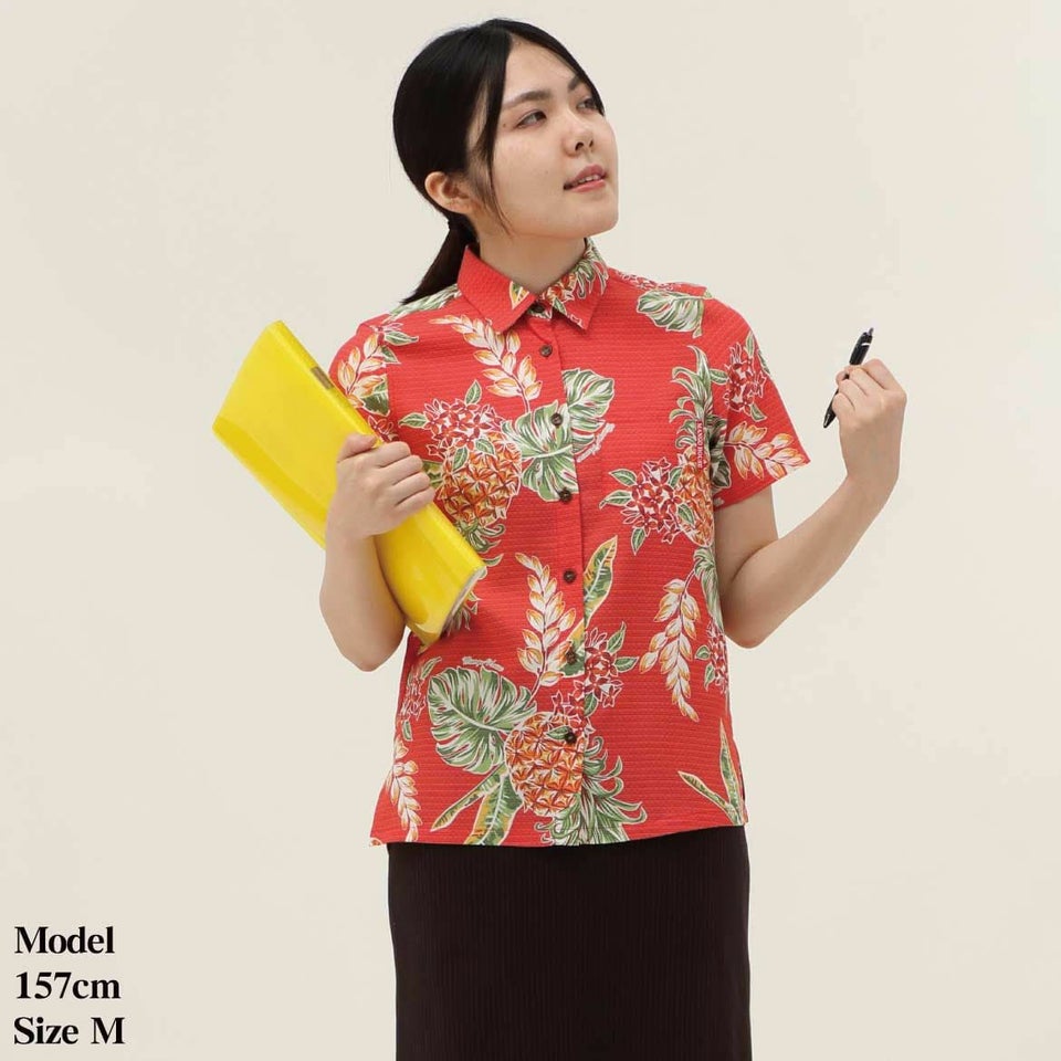 かりゆしウェア　モデル着用画像