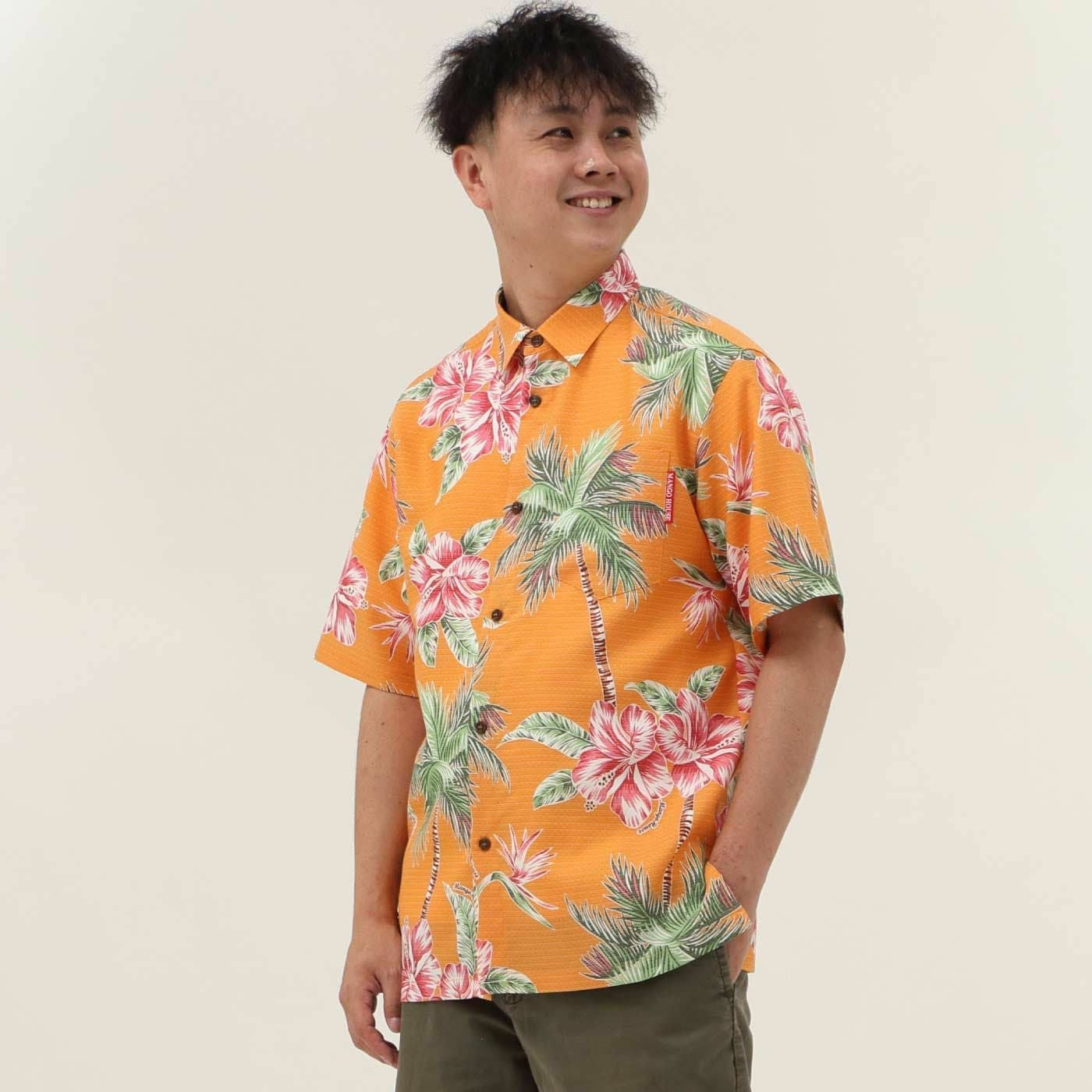 かりゆしウェアモデル着用画像