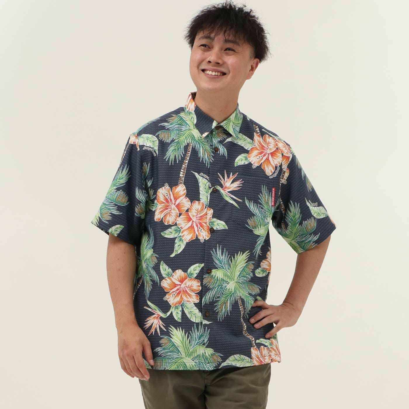 かりゆしウェアモデル着用画像