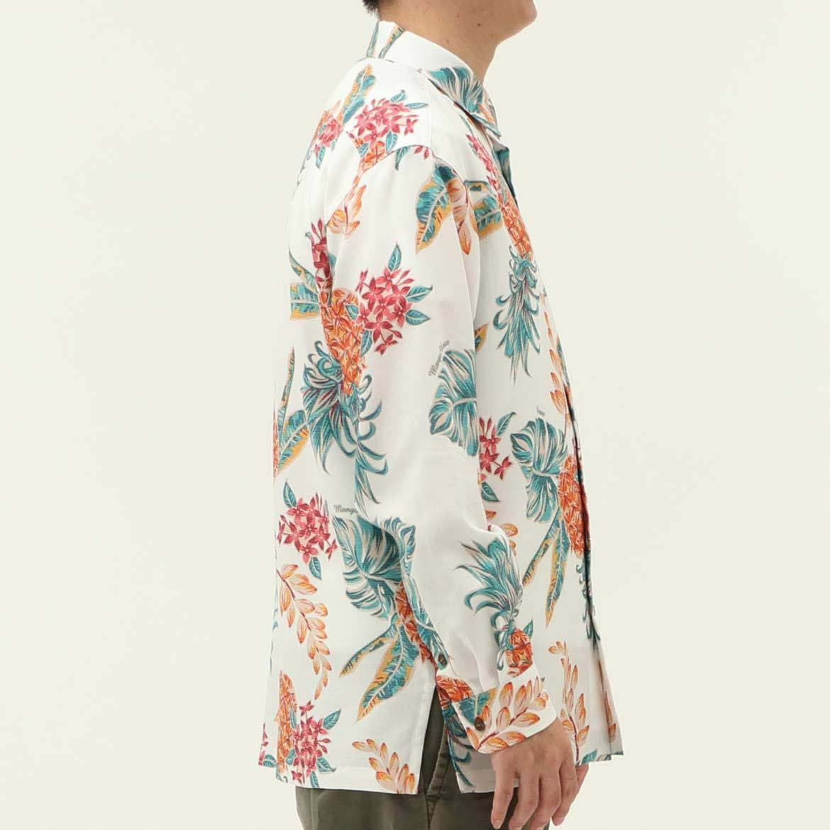 かりゆしウェア　モデル着用画像