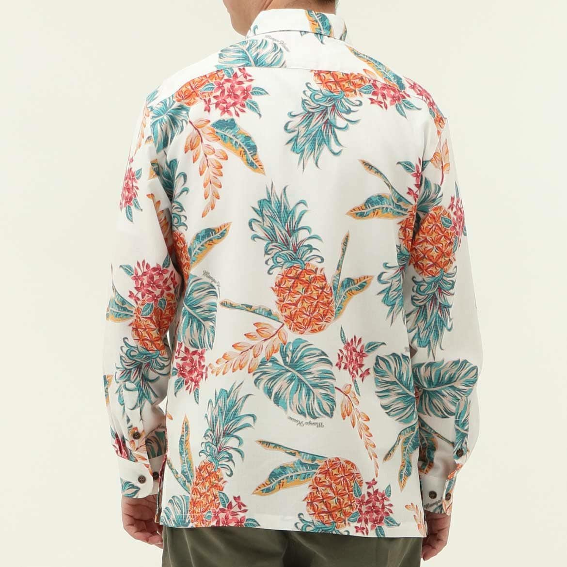 かりゆしウェア　モデル着用画像