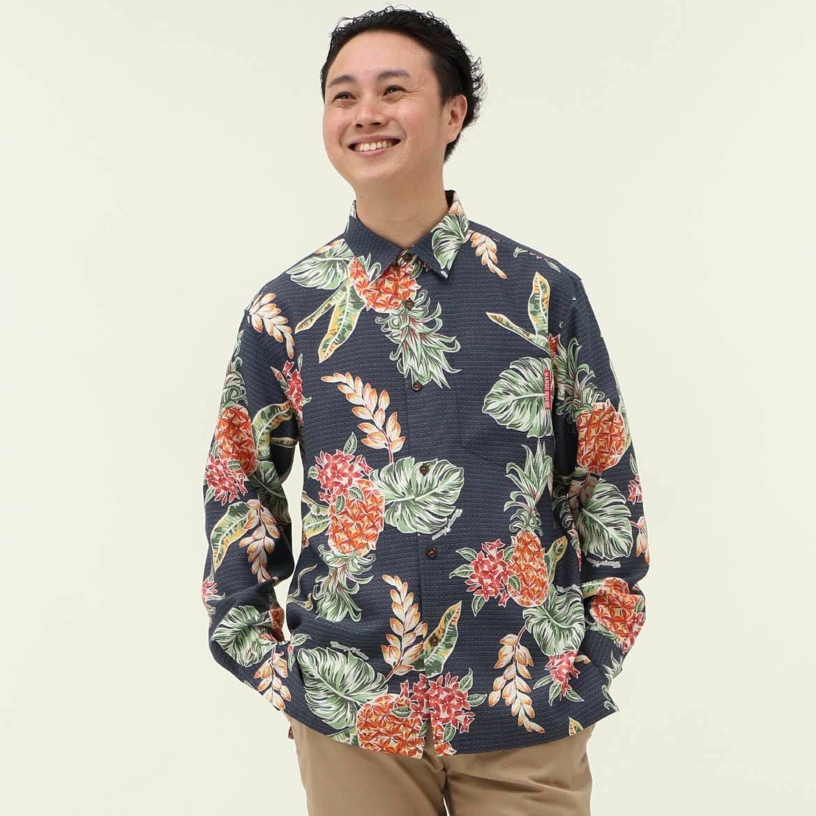 かりゆしウェア　モデル着用画像