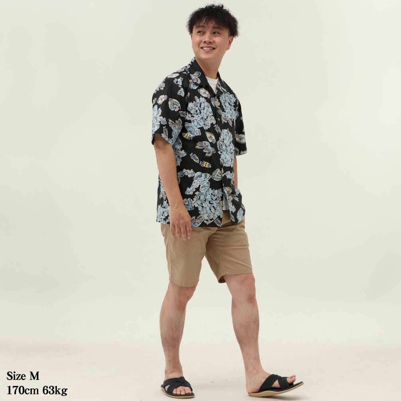 かりゆしウェア　モデル着用画像