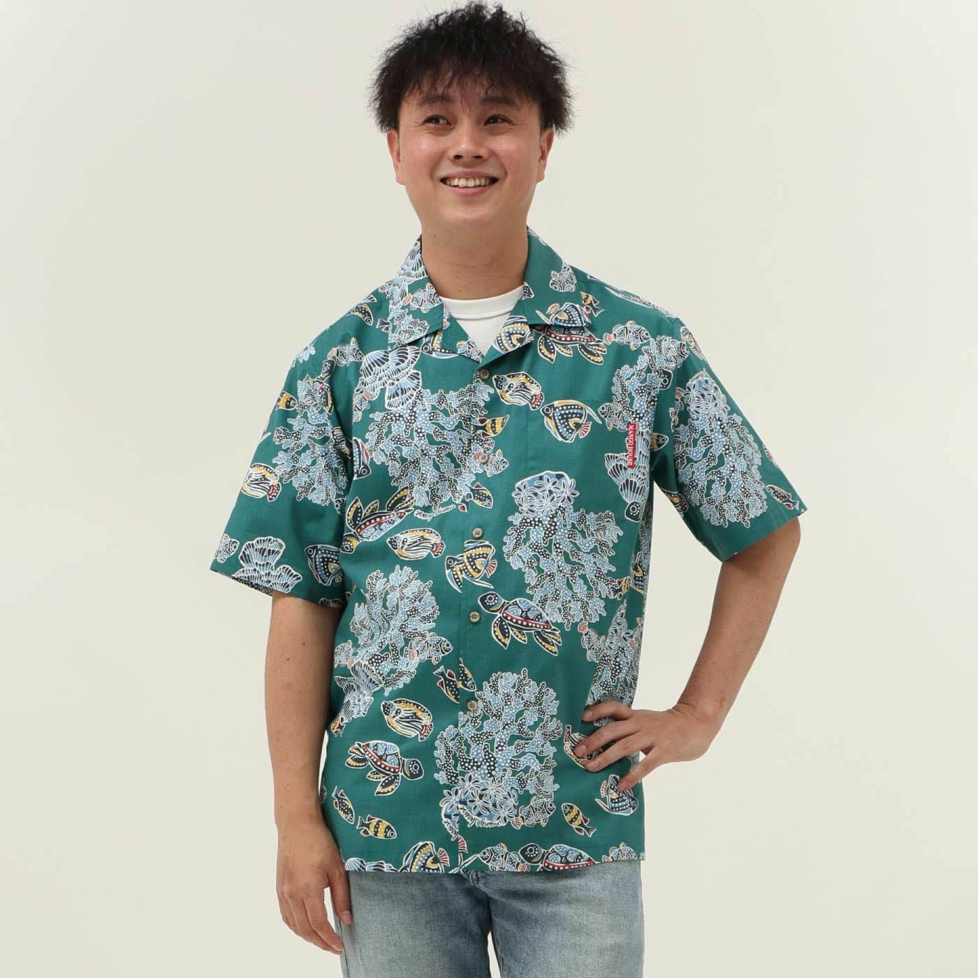 かりゆしウェア　モデル着用画像