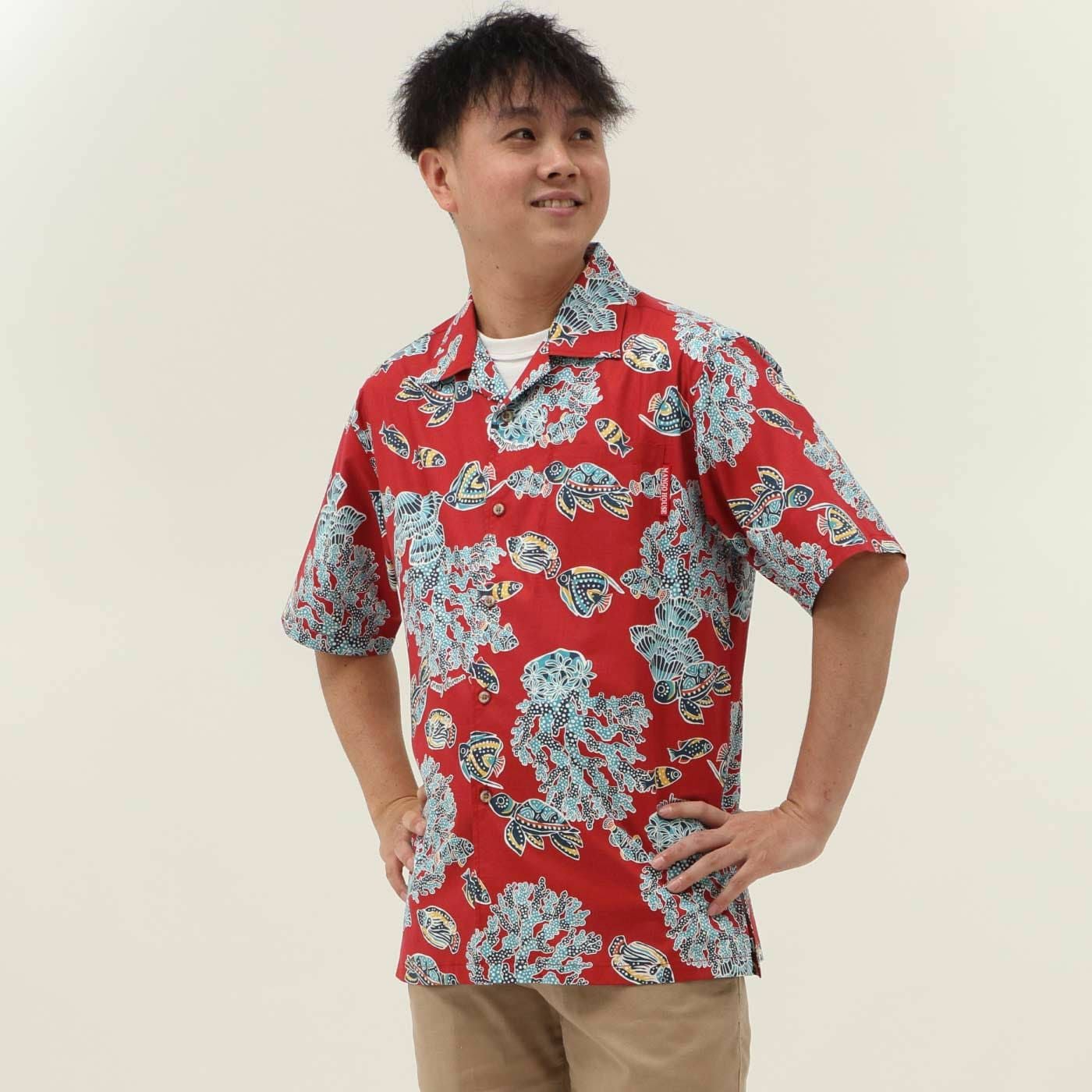 かりゆしウェア　モデル着用画像