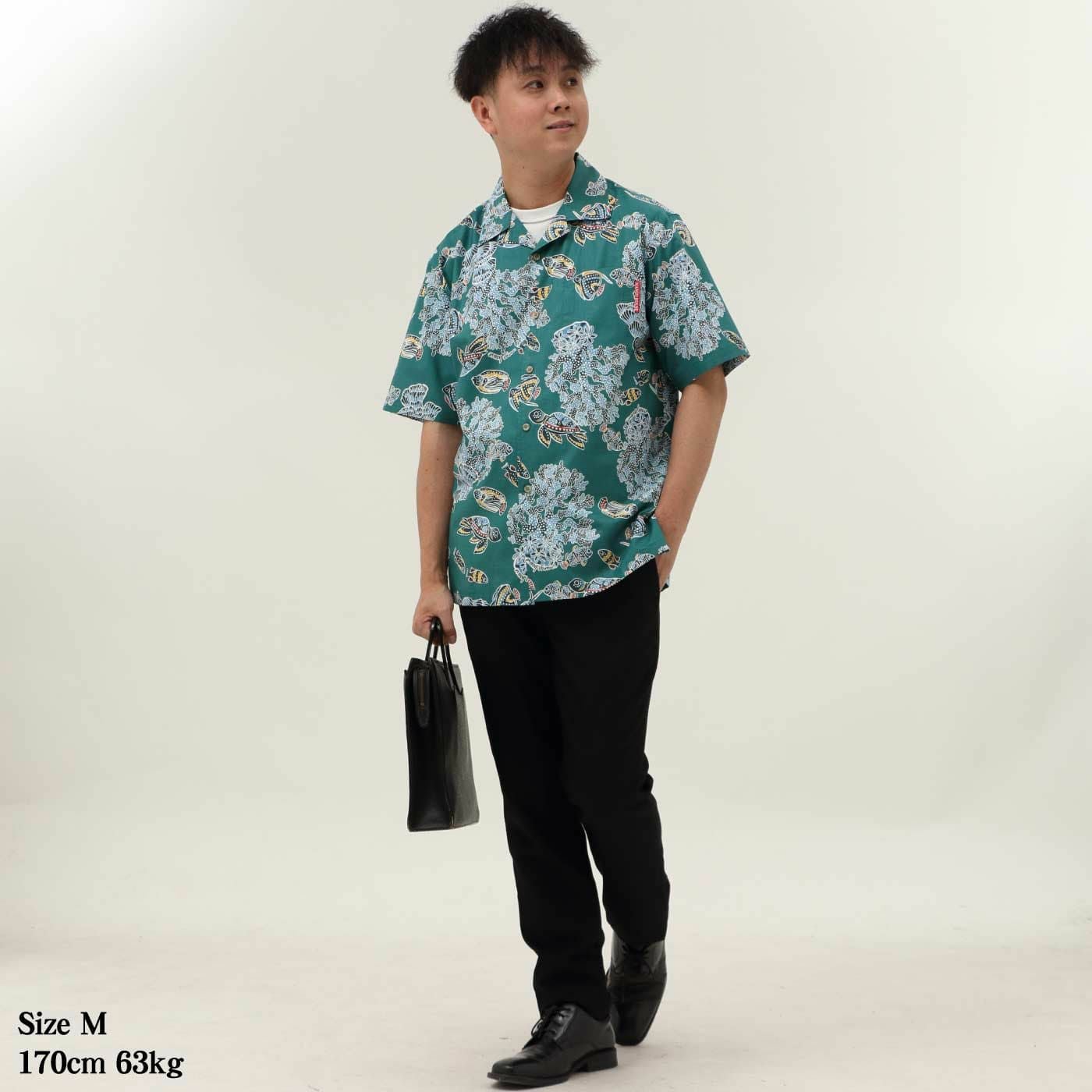 かりゆしウェア　モデル着用画像