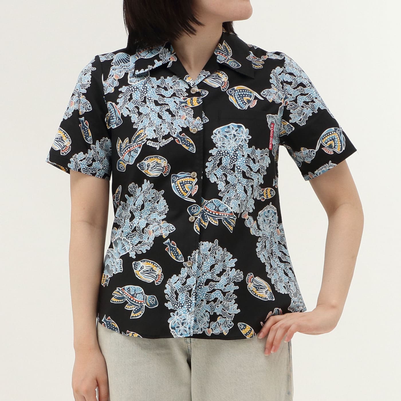 かりゆしウェア　モデル着用画像