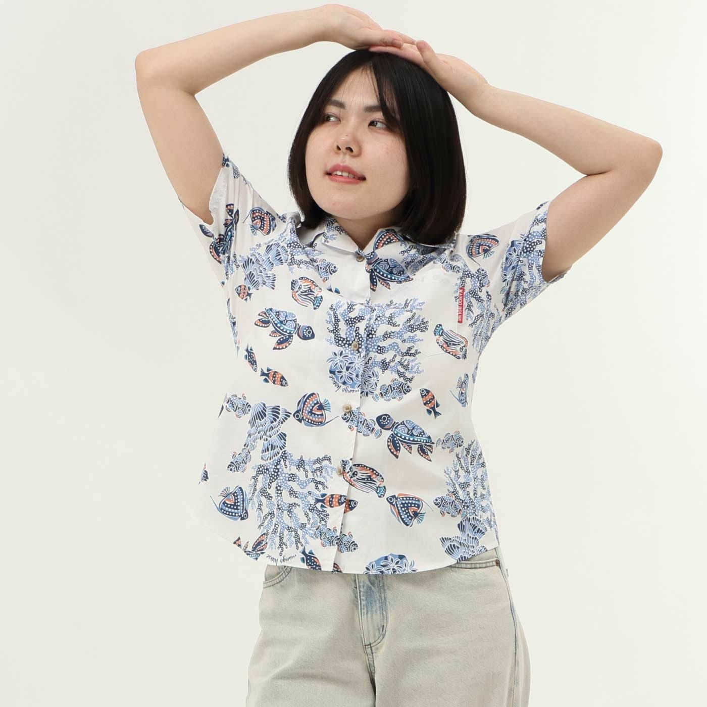 かりゆしウェア　モデル着用画像