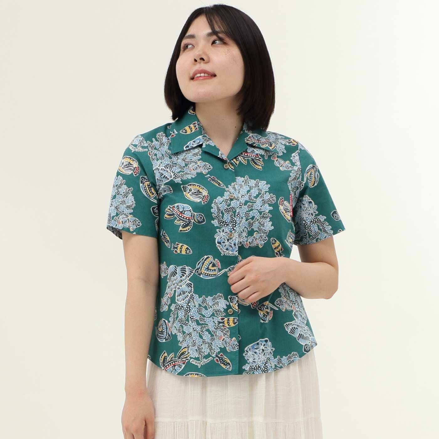 かりゆしウェア　モデル着用画像