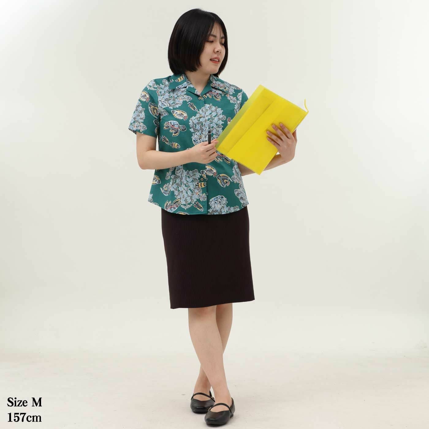 かりゆしウェア　モデル着用画像