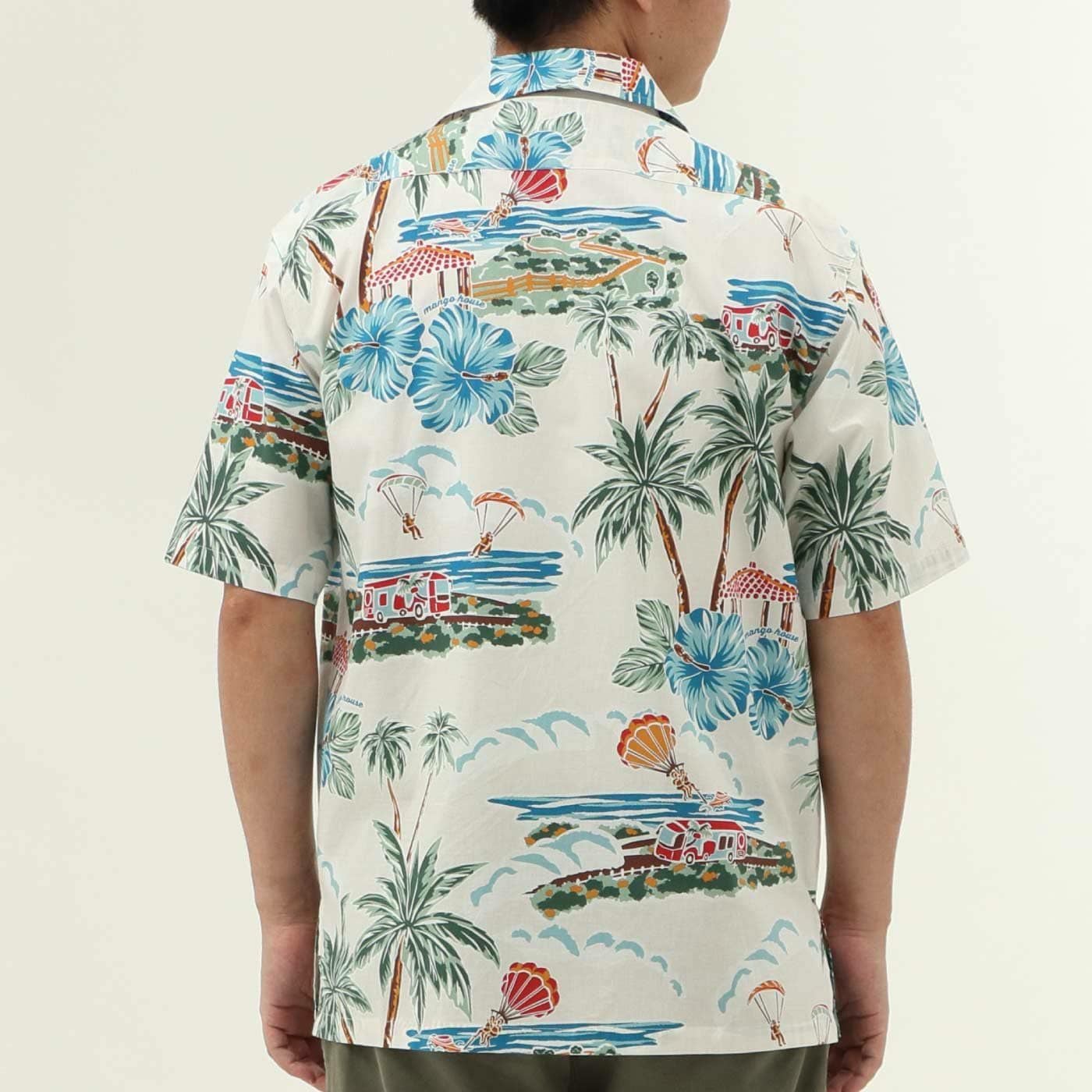 かりゆしウェア　モデル着用画像