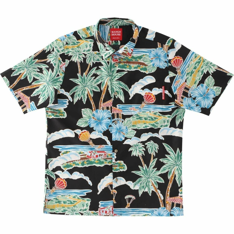 マンゴハウス かりゆしウェア 沖縄柄 ブラック ハイビスカスとヤシの木デザイン メンズレギュラーカラーシャツ