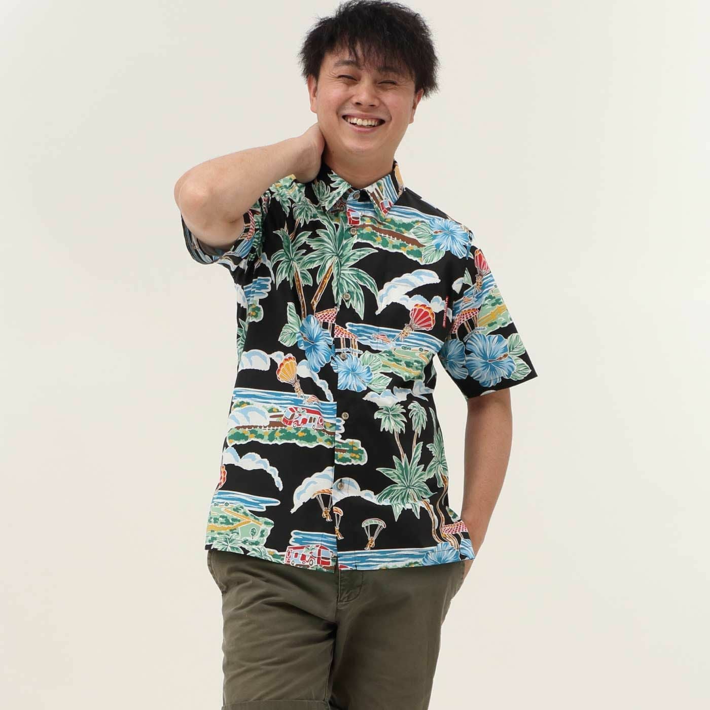 かりゆしウェア　モデル着用画像