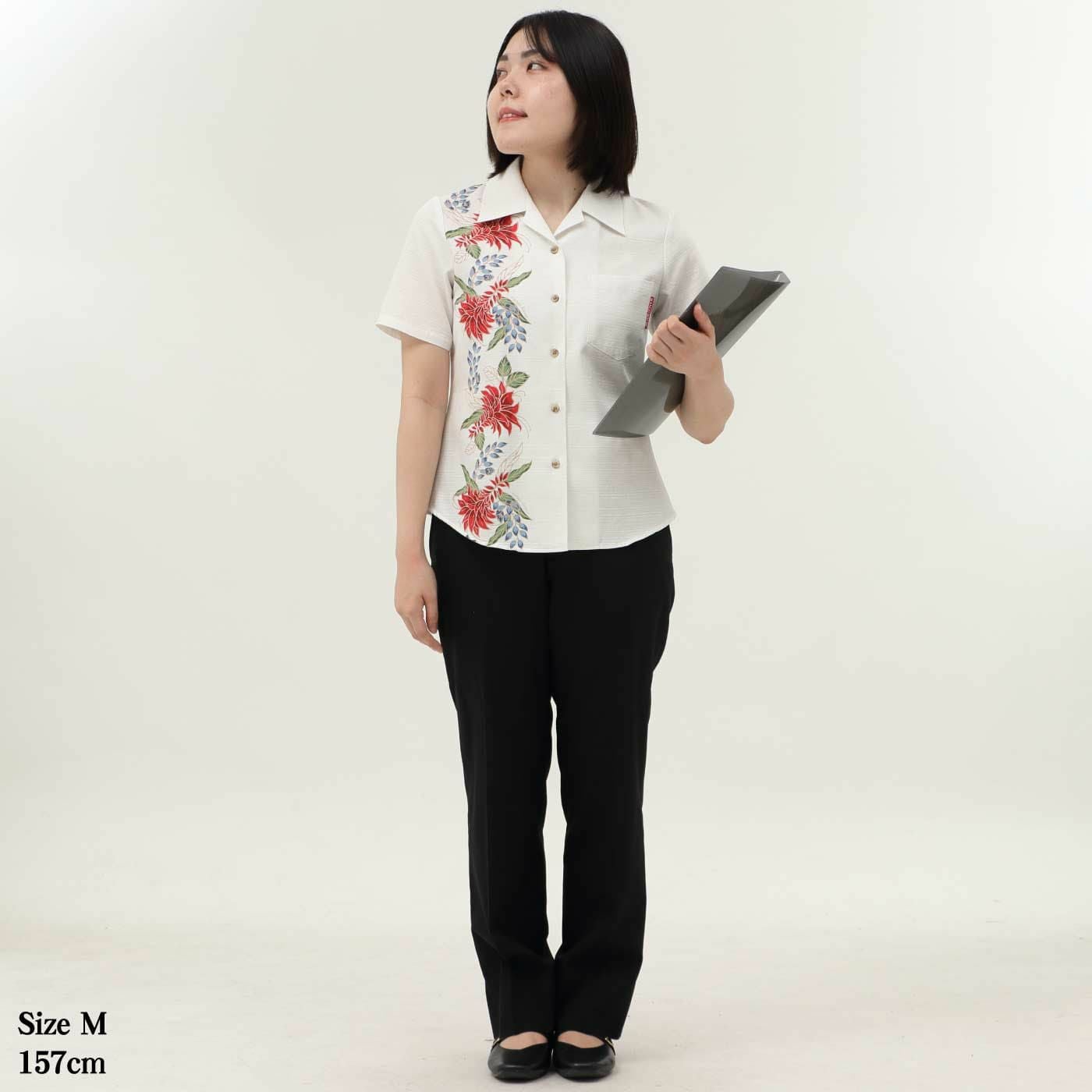 かりゆしウェアモデル着用画像