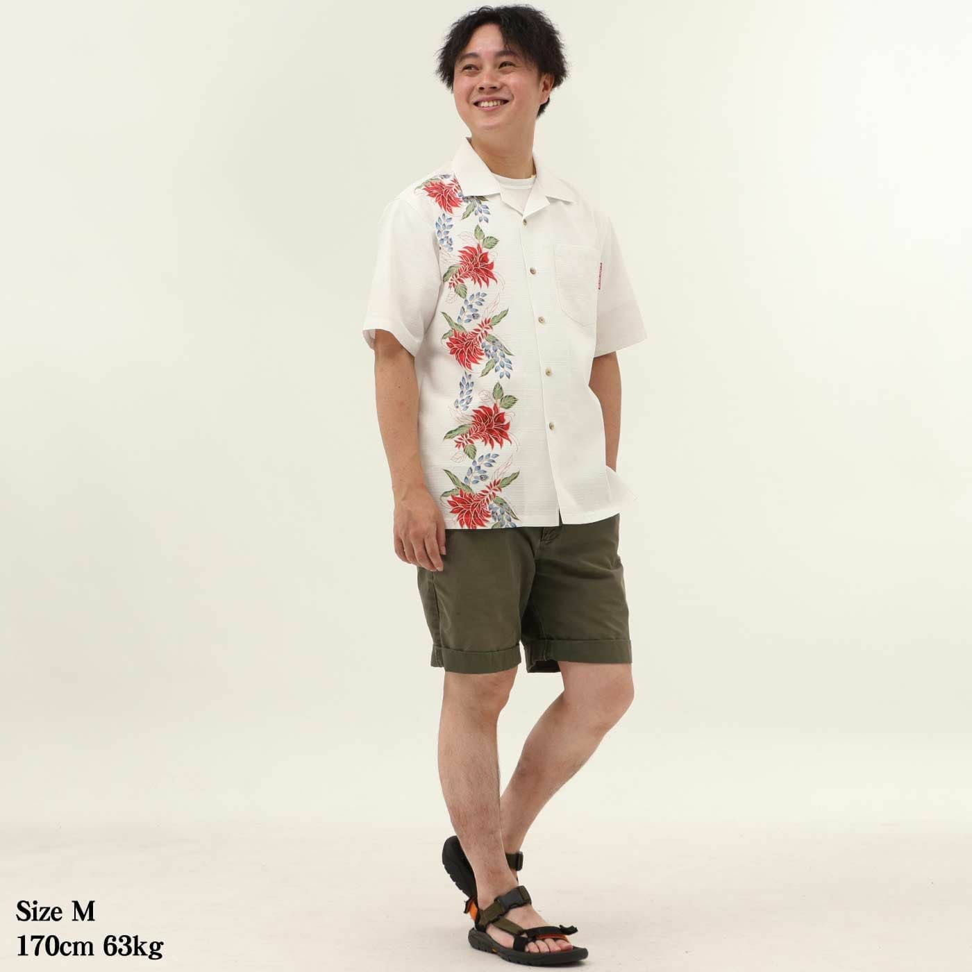 かりゆしウェア　モデル着用画像