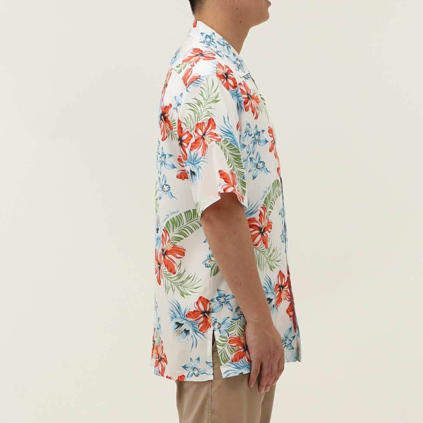 かりゆしウェア　モデル着用画像