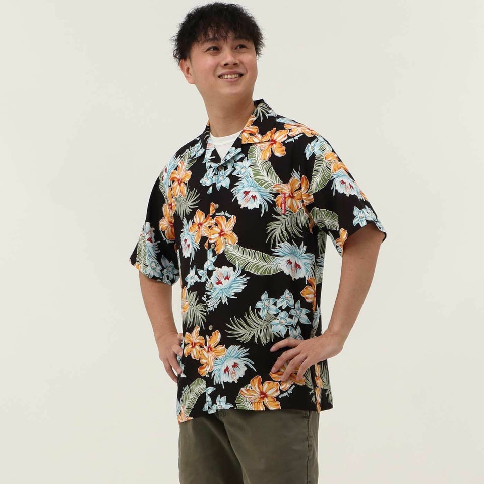 かりゆしウェア　モデル着用画像