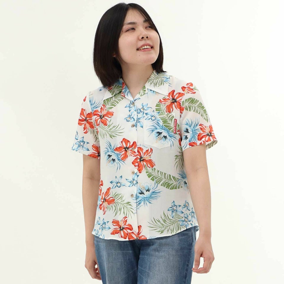 かりゆしウェア　モデル着用画像