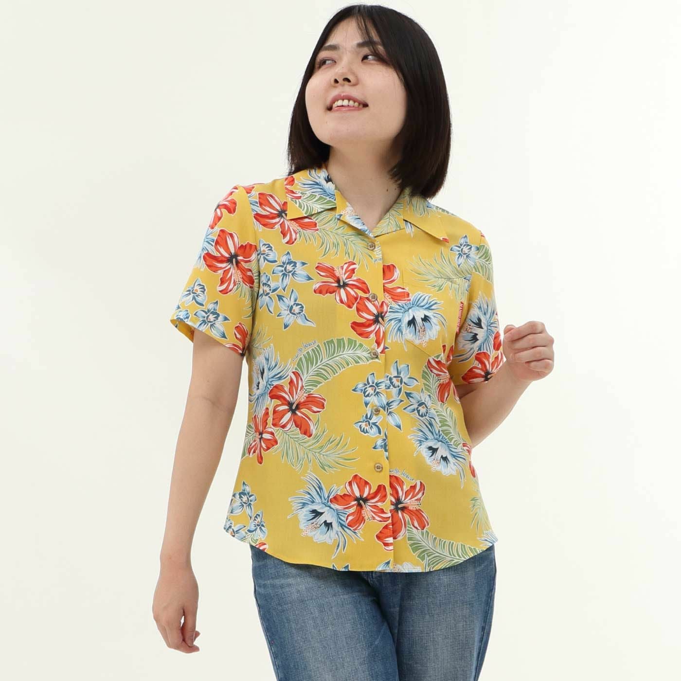 かりゆしウェア　モデル着用画像