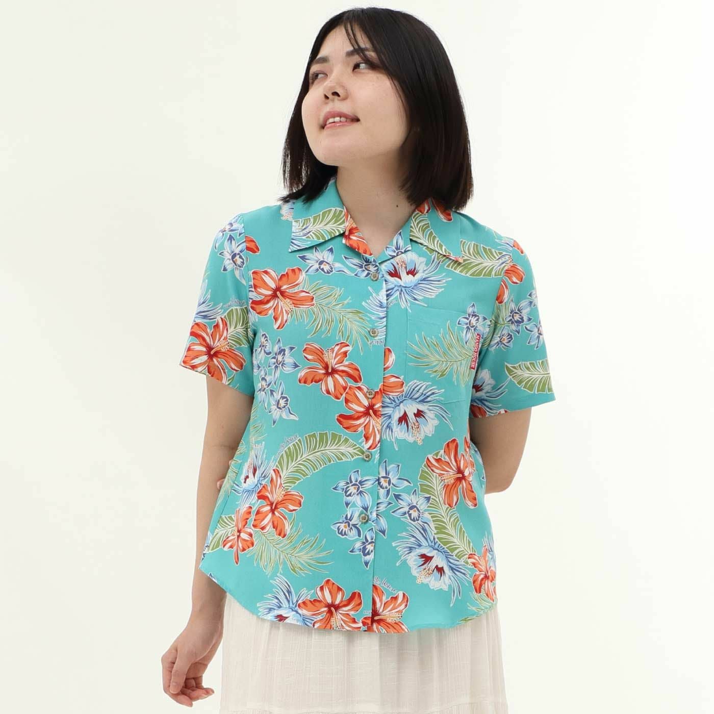 かりゆしウェア　モデル着用画像