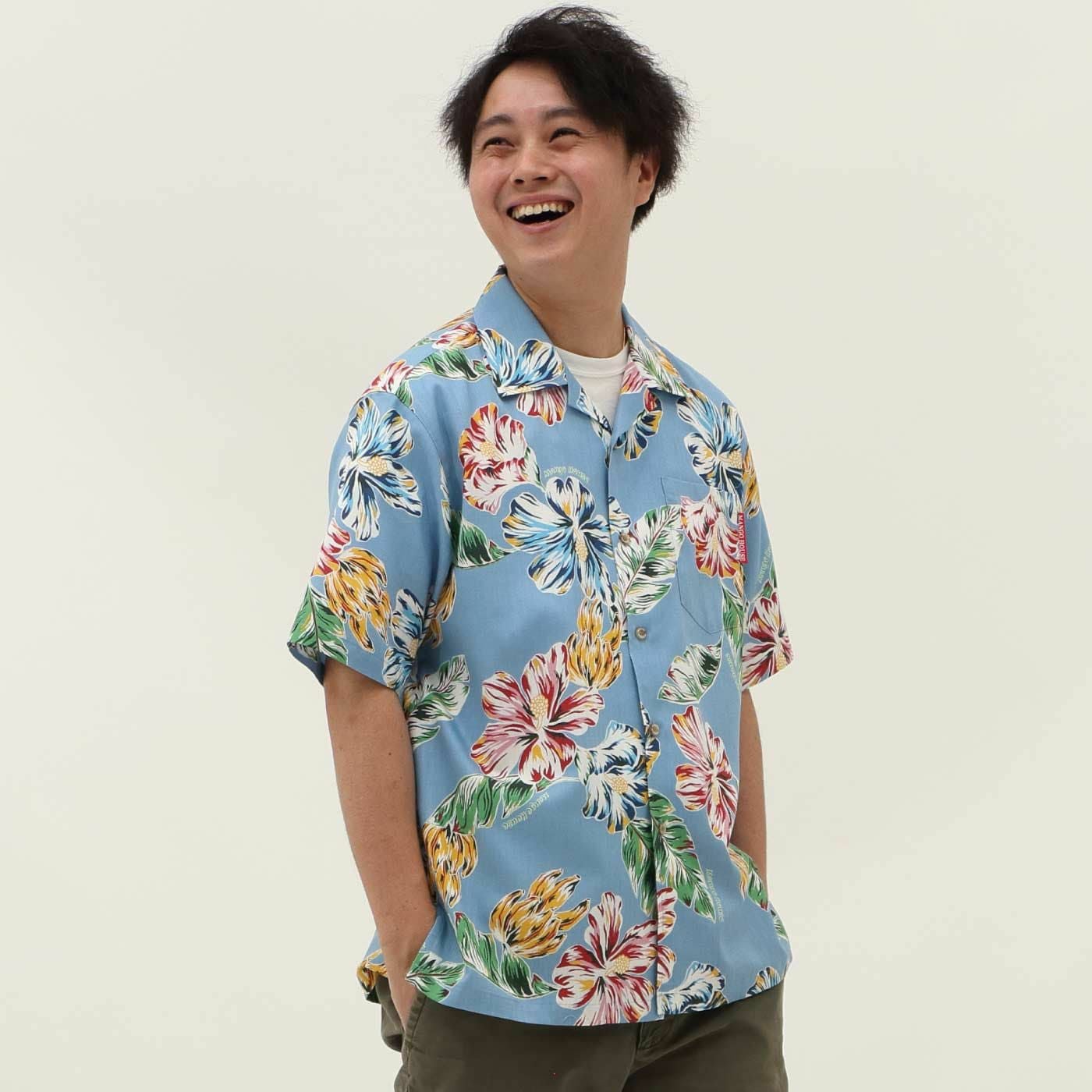 かりゆしウェアモデル着用画像