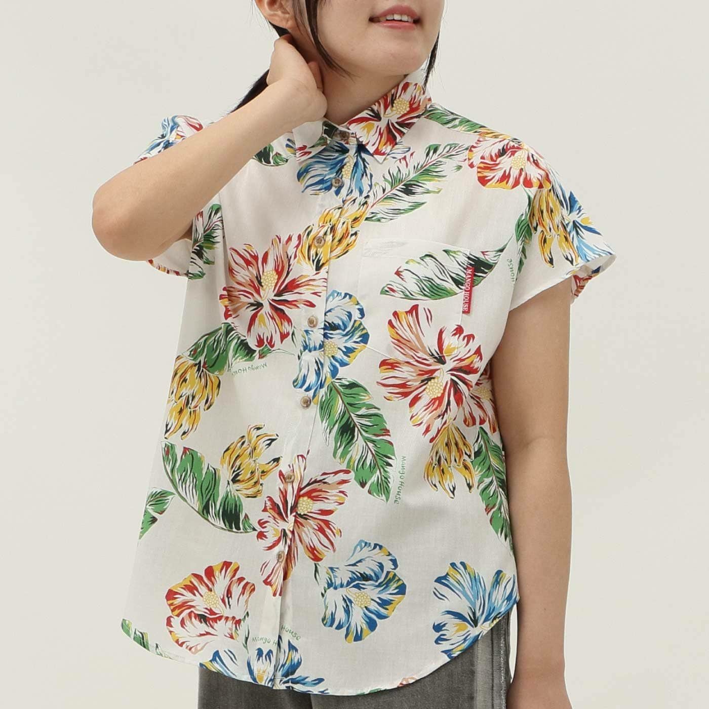 かりゆしウェアモデル着用画像