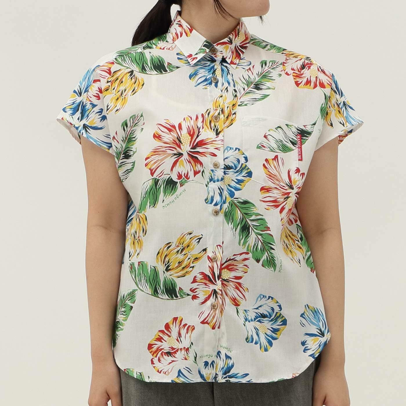 かりゆしウェアモデル着用画像