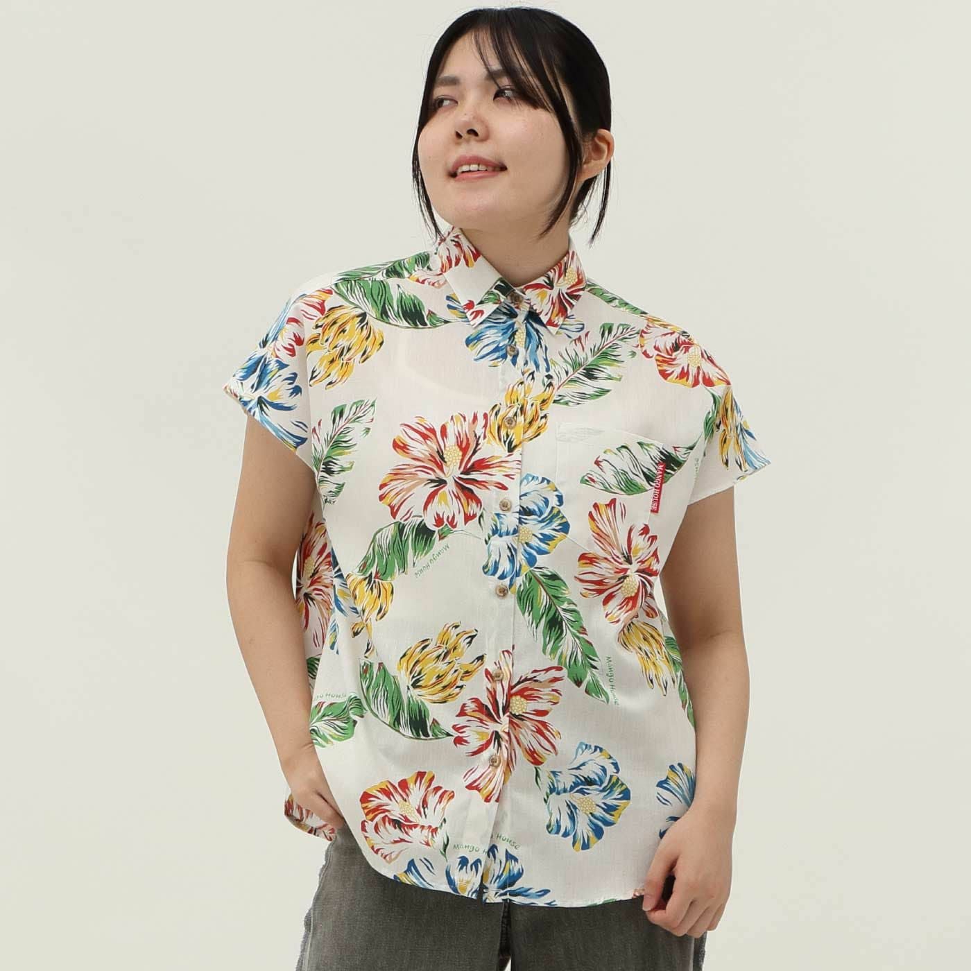 かりゆしウェアモデル着用画像