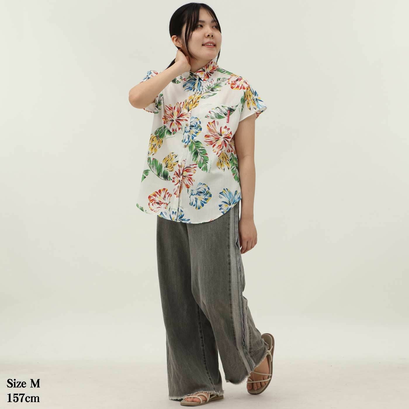 かりゆしウェアモデル着用画像