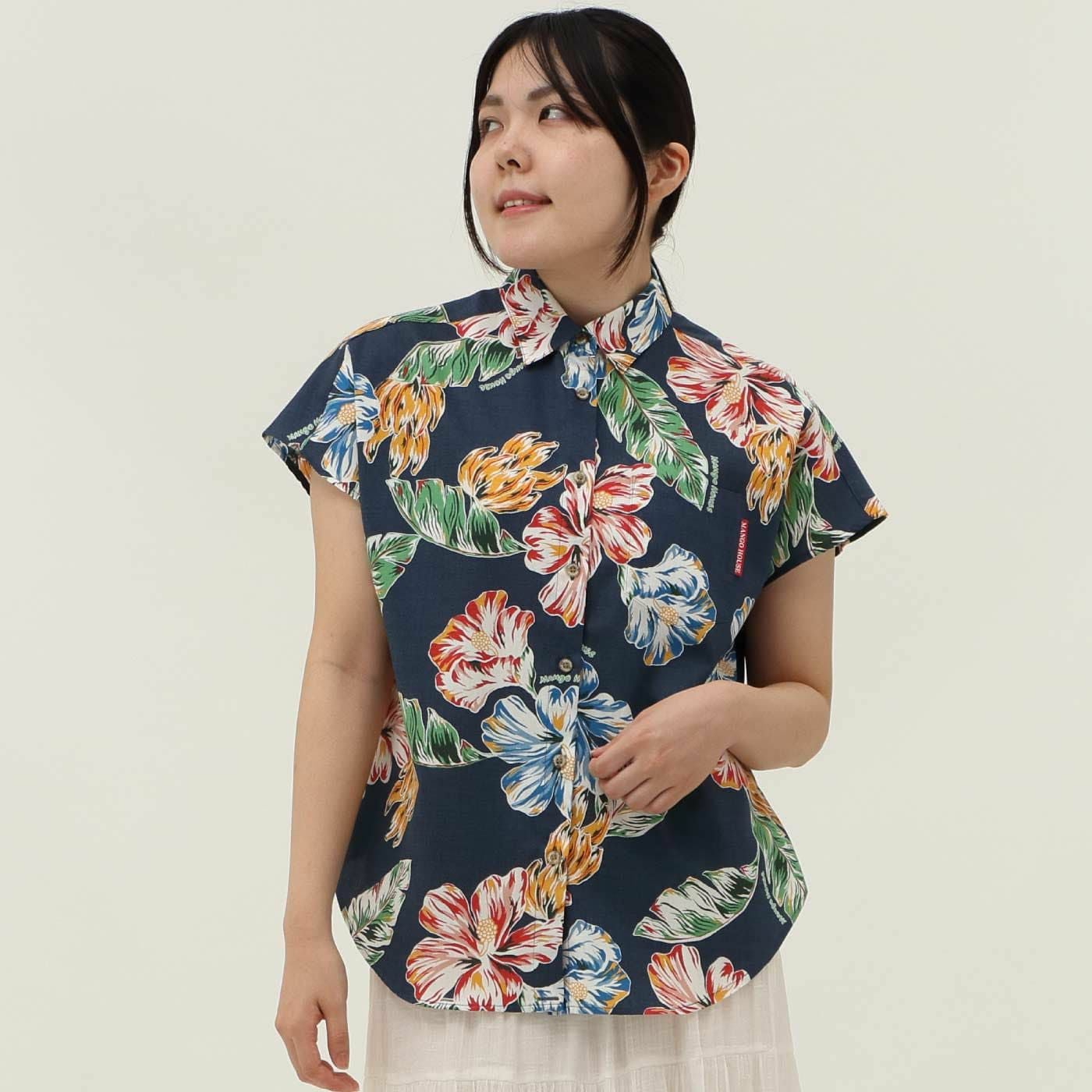 かりゆしウェアモデル着用画像