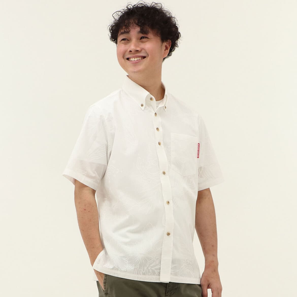 かりゆしウェアモデル着用画像