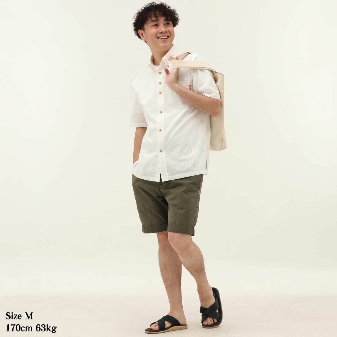 かりゆしウェアモデル着用画像