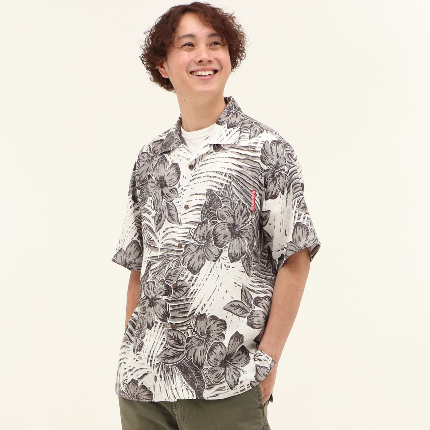 かりゆしウェアモデル着用画像