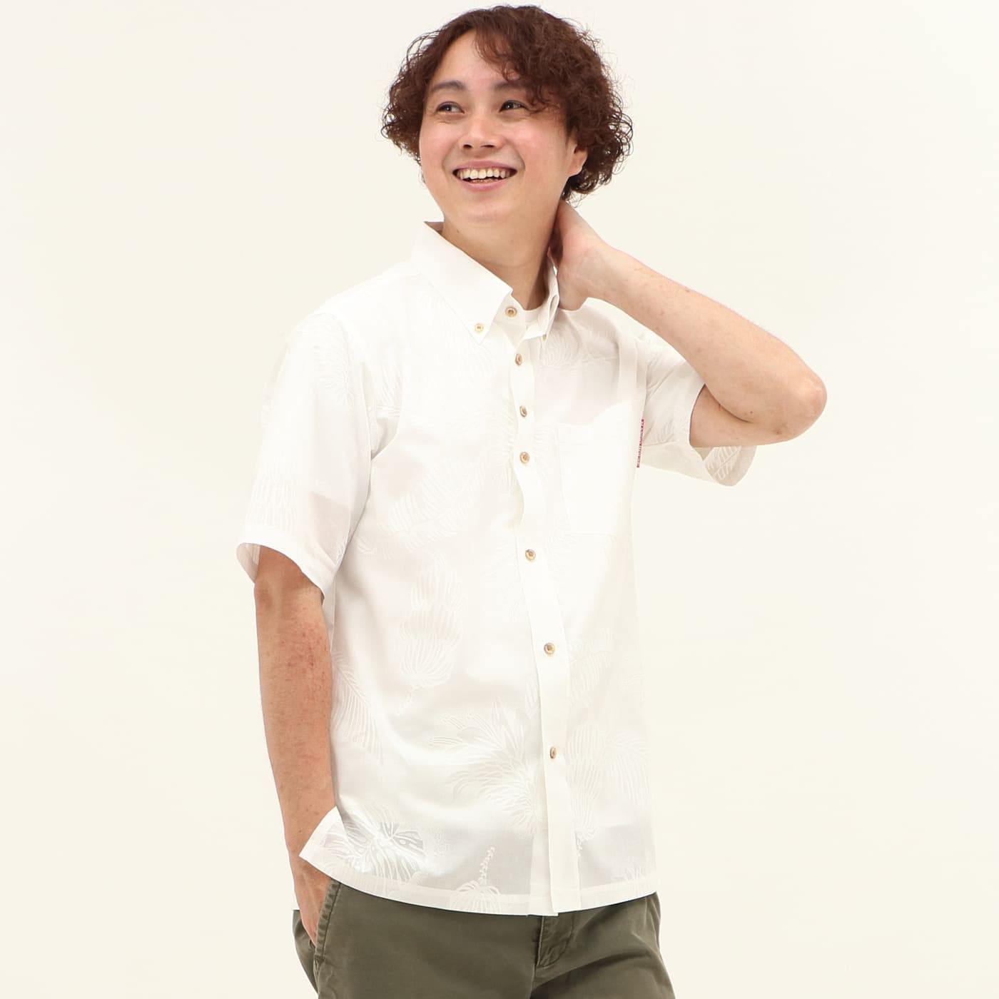 かりゆしウェアモデル着用画像