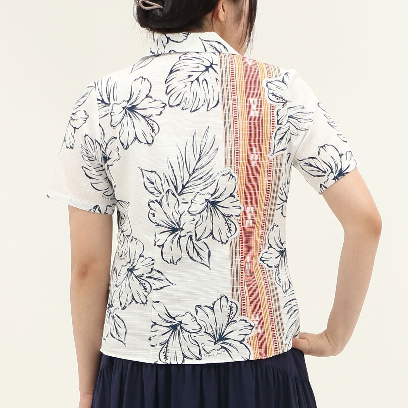 かりゆしウェアモデル着用画像